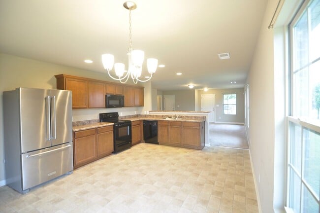 Building Photo - 3528 Avalon Lake Dr SW