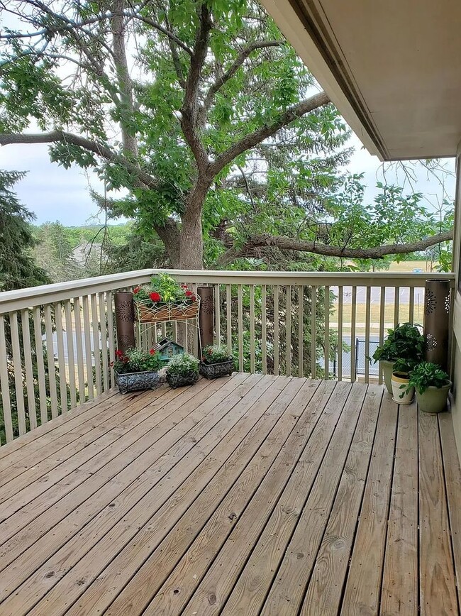 Building Photo - Two Bedroom Townhouse W/ Views Of Rice Lak...