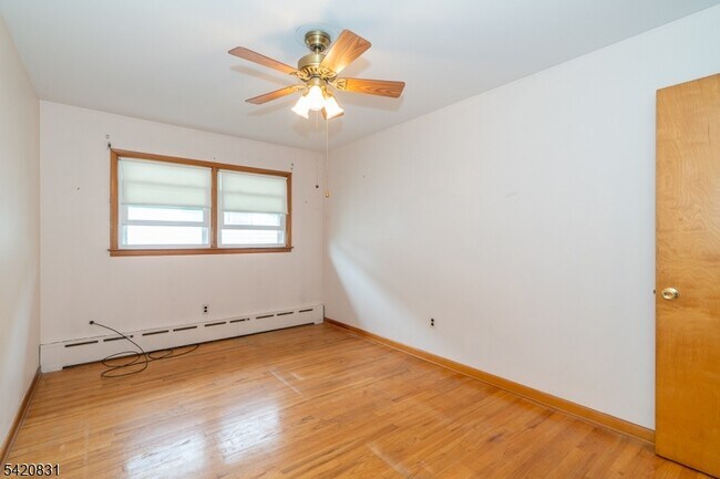 Building Photo - 300 Mitchell Ave