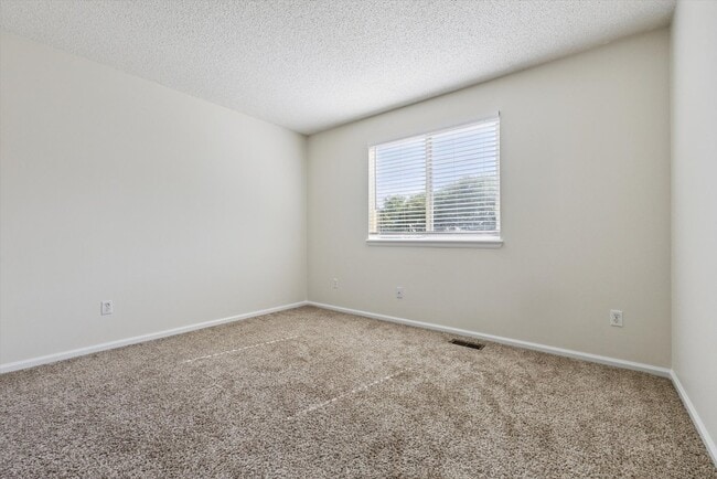 Building Photo - 4952 Tarcoola Ln