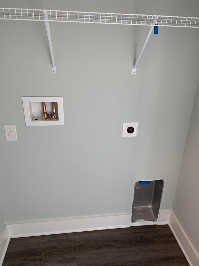 Building Photo - 119 N Sand Palm Rd