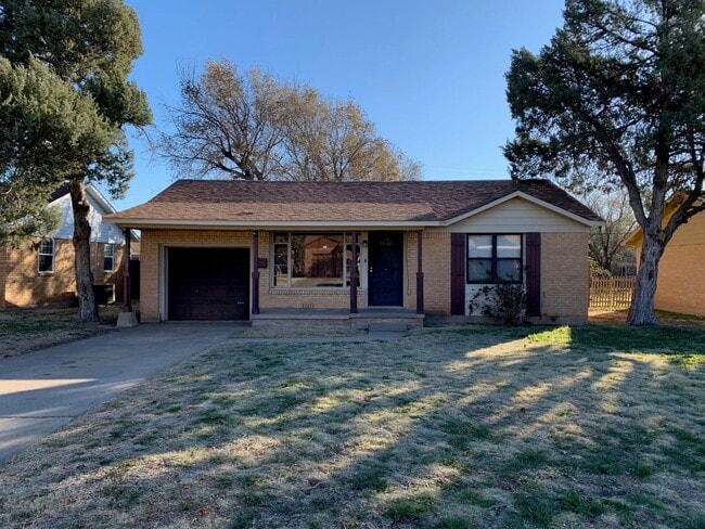 Primary Photo - 1545 Smiley St