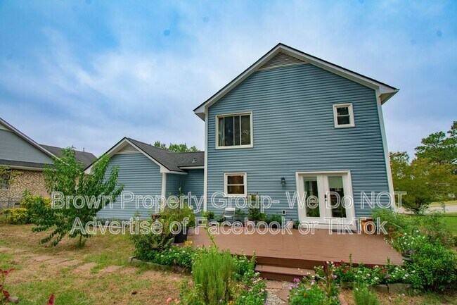 Building Photo - 111 Kristin Ave