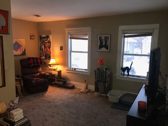 Living room - 221 State St