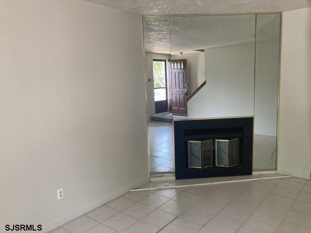Building Photo - 8 Cambridge Townhouse Dr