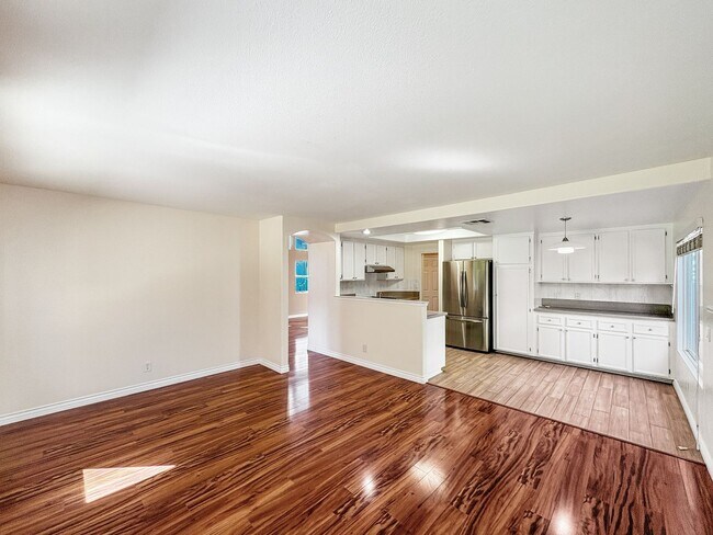 Building Photo - Bright & Spacious 4B/3BA Scripps Ranch Home - New AC, Hardwood Floors, Backyard!