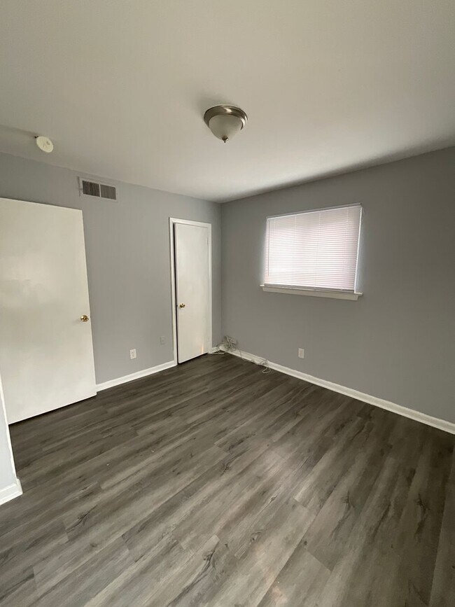 Building Photo - 8 Pollux Cir E