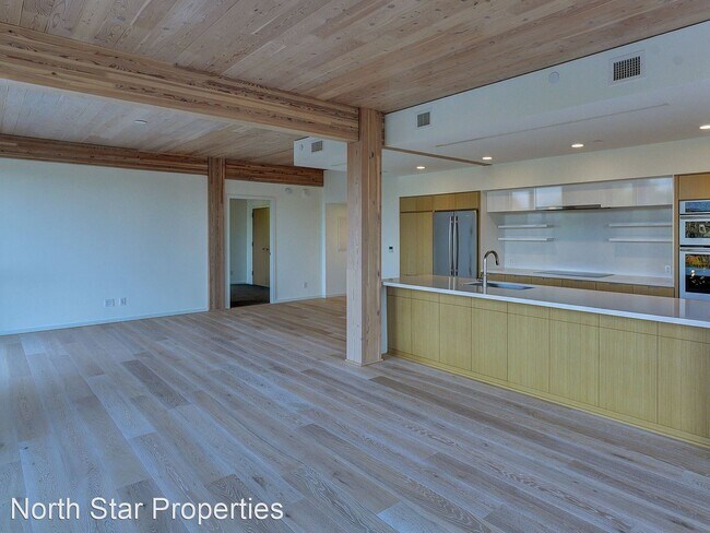 Building Photo - 2 br, 2 bath House - 12 NE Fremont St Unit 5E