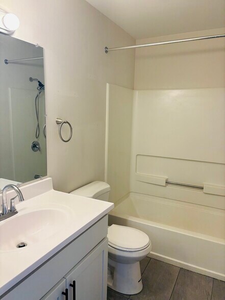 main bathroom - 606 E 103rd St