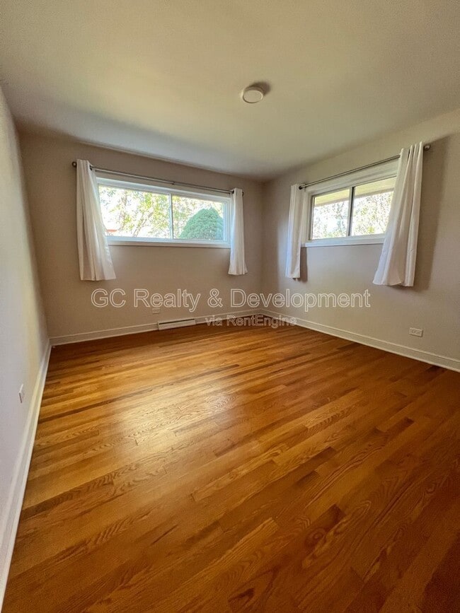 Building Photo - 1409 W 53rd Pl