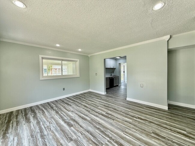 Building Photo - 5045 Osprey Ln