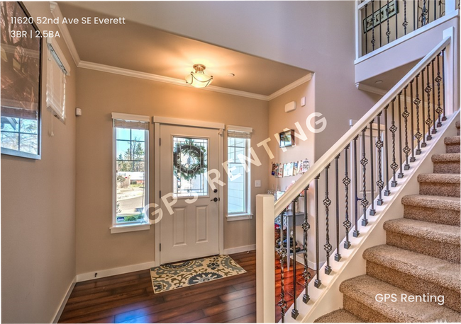 Building Photo - Stylish And Sleek Everett Home On A Quiet ...
