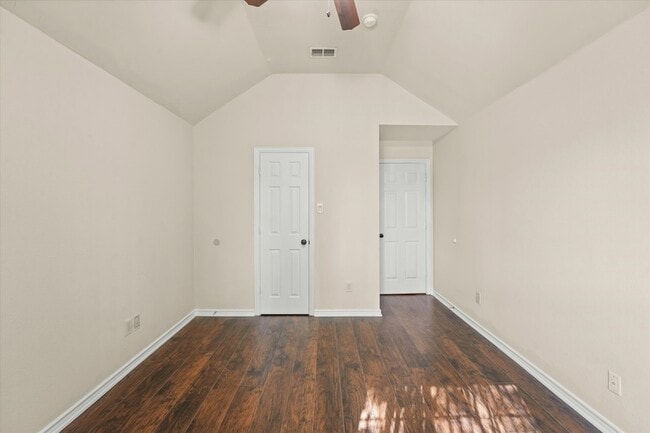 Building Photo - 1319 Lakeridge Ln