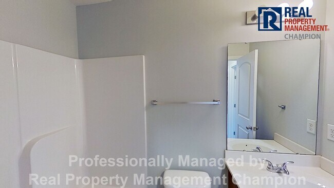 Building Photo - Adorable 3 BD 1.5 BA Home on Corner Lot with Fenced Back Yard