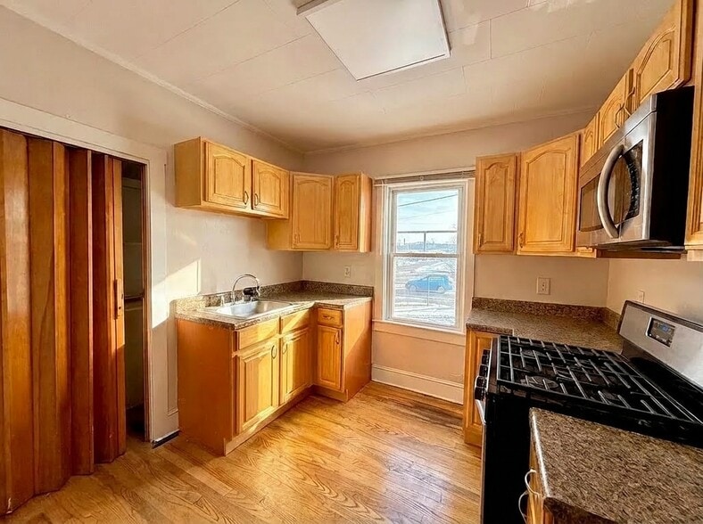 Building Photo - 45 Slater St