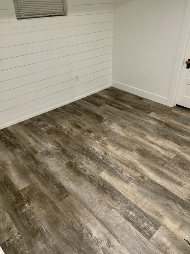 Building Photo - RES_6158LLC_DENSLEY_470