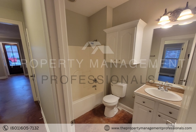 Building Photo - Tranquil Haven for Rent in Charming Brandon!