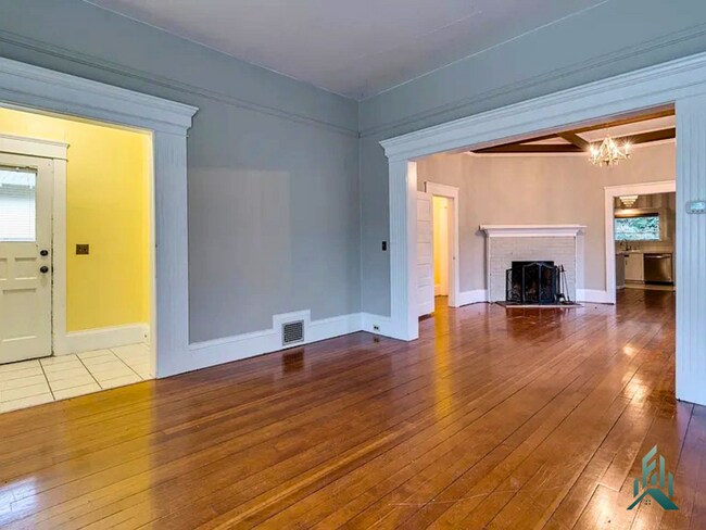 Building Photo - Room for Rent in Home in the Heart of Corvallis