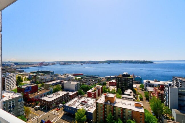 Building Photo - Arbor Place Tower Condominiums ~ Belltown