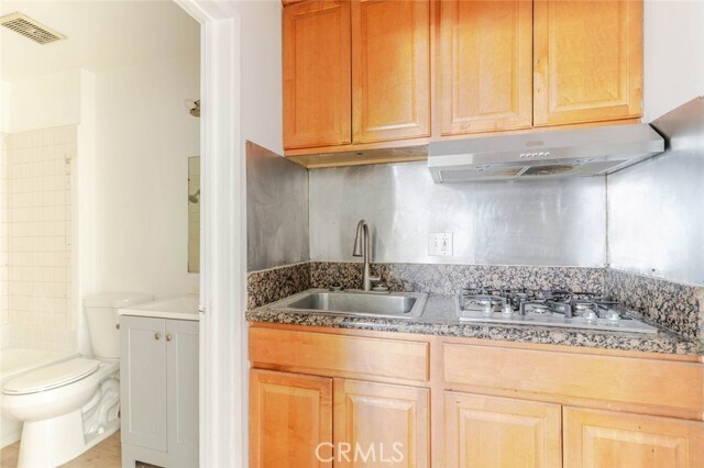 Building Photo - 7343 Woodley Ave