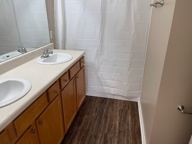 Building Photo - 2864 Waterbrook Way