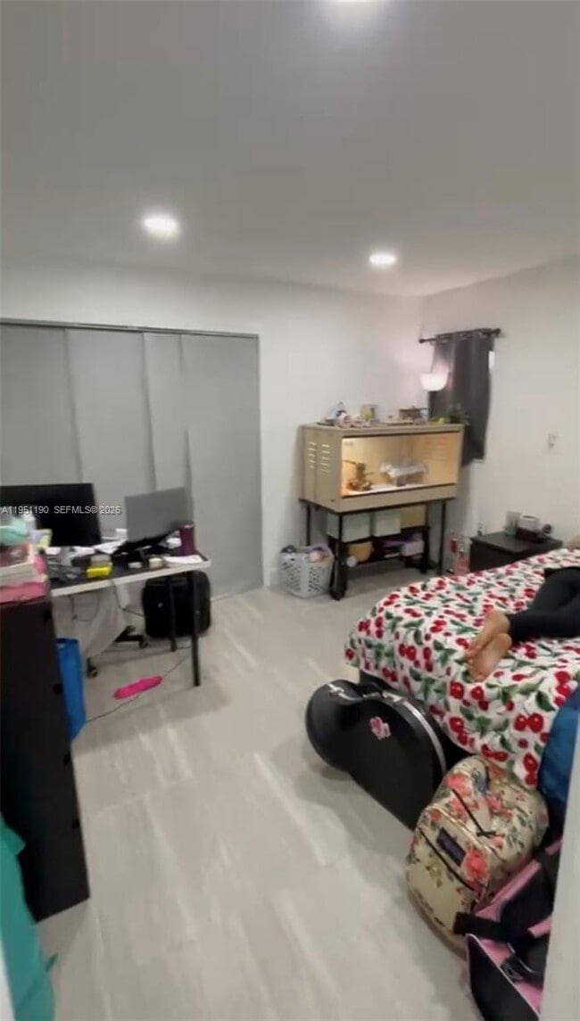 Building Photo - 3199 Coral Hills Dr