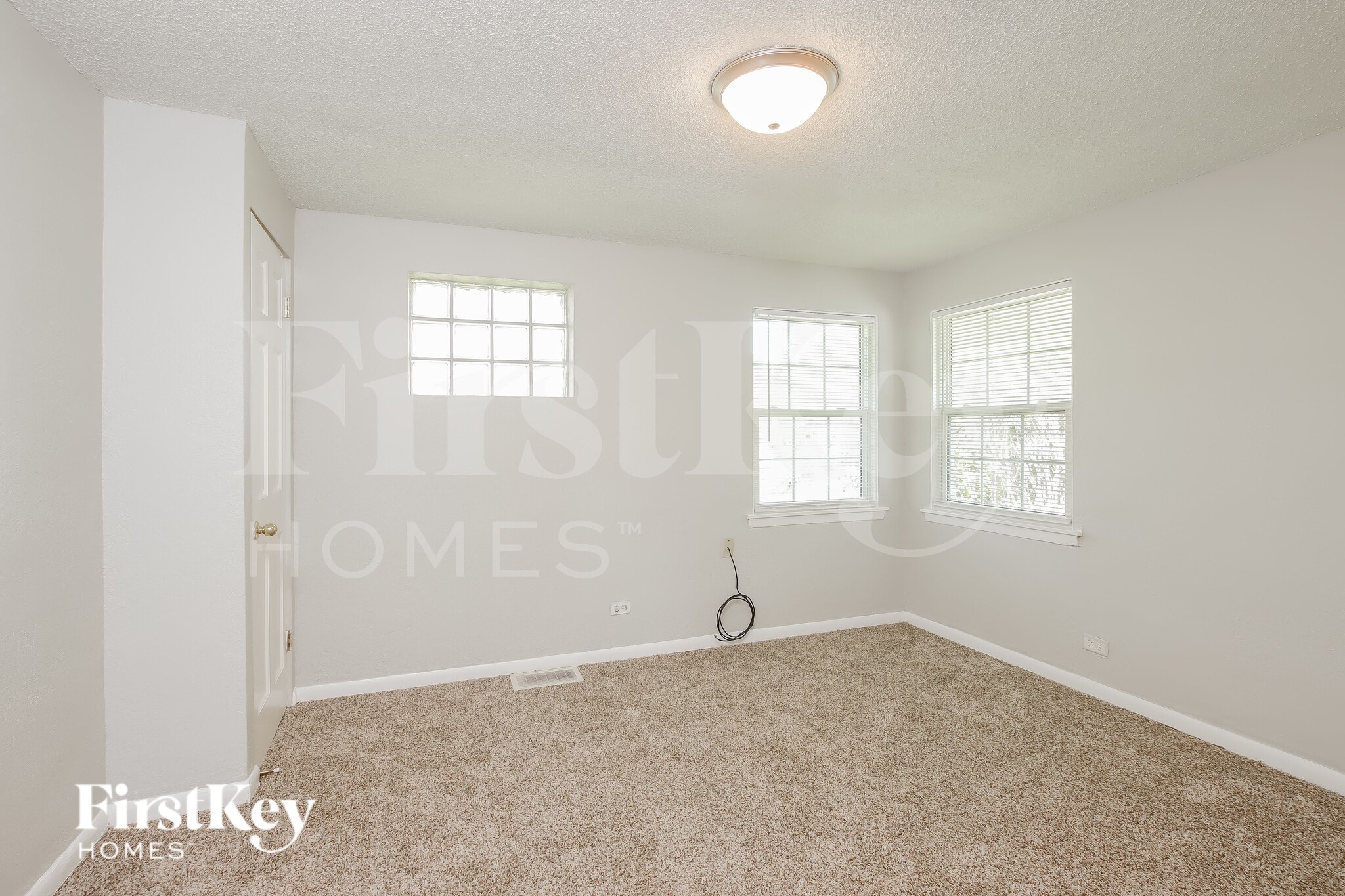 Building Photo - 1399 Sheridan Rd