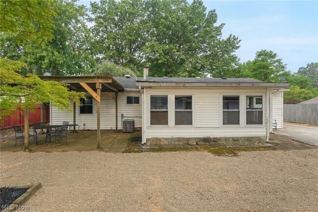 Building Photo - 7365 Chennault Dr