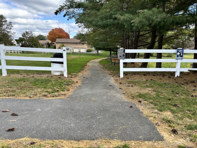 Building Photo - 45 Spring Hill Ln