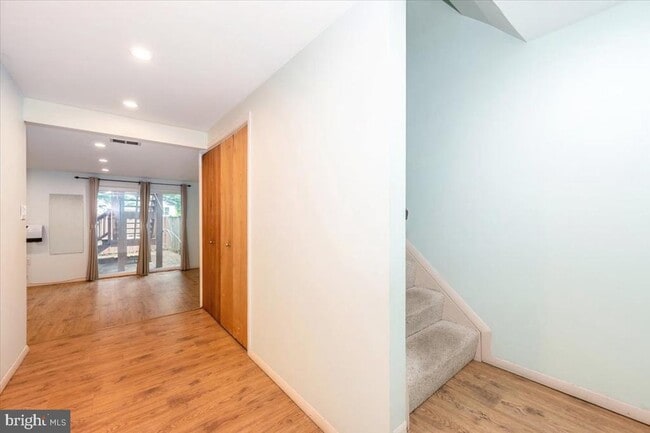 Building Photo - 11 Lazy Hollow Way