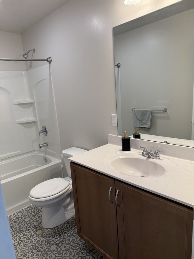 Building Photo - 166 Gwenedd Ln