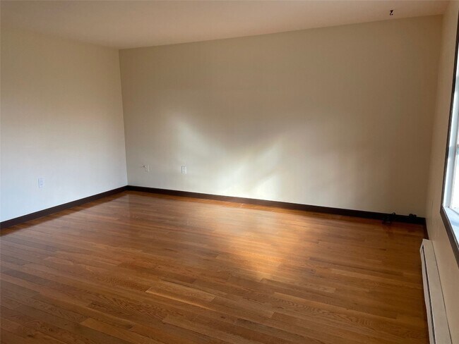 Building Photo - 900 Wallace St