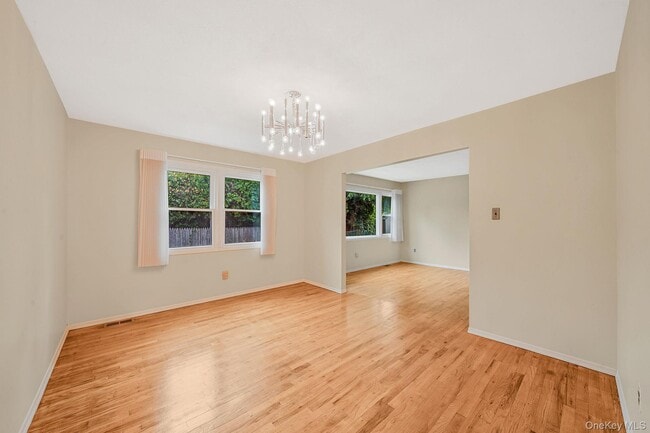 Building Photo - 386A Glen Cove Ave