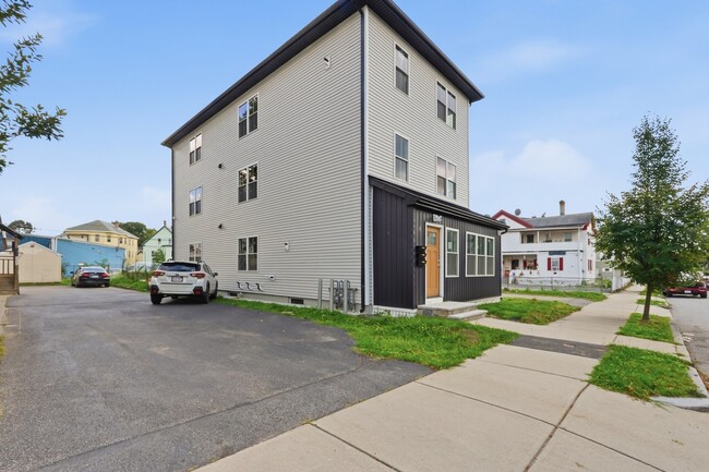 Building Photo - 71 Dewey St