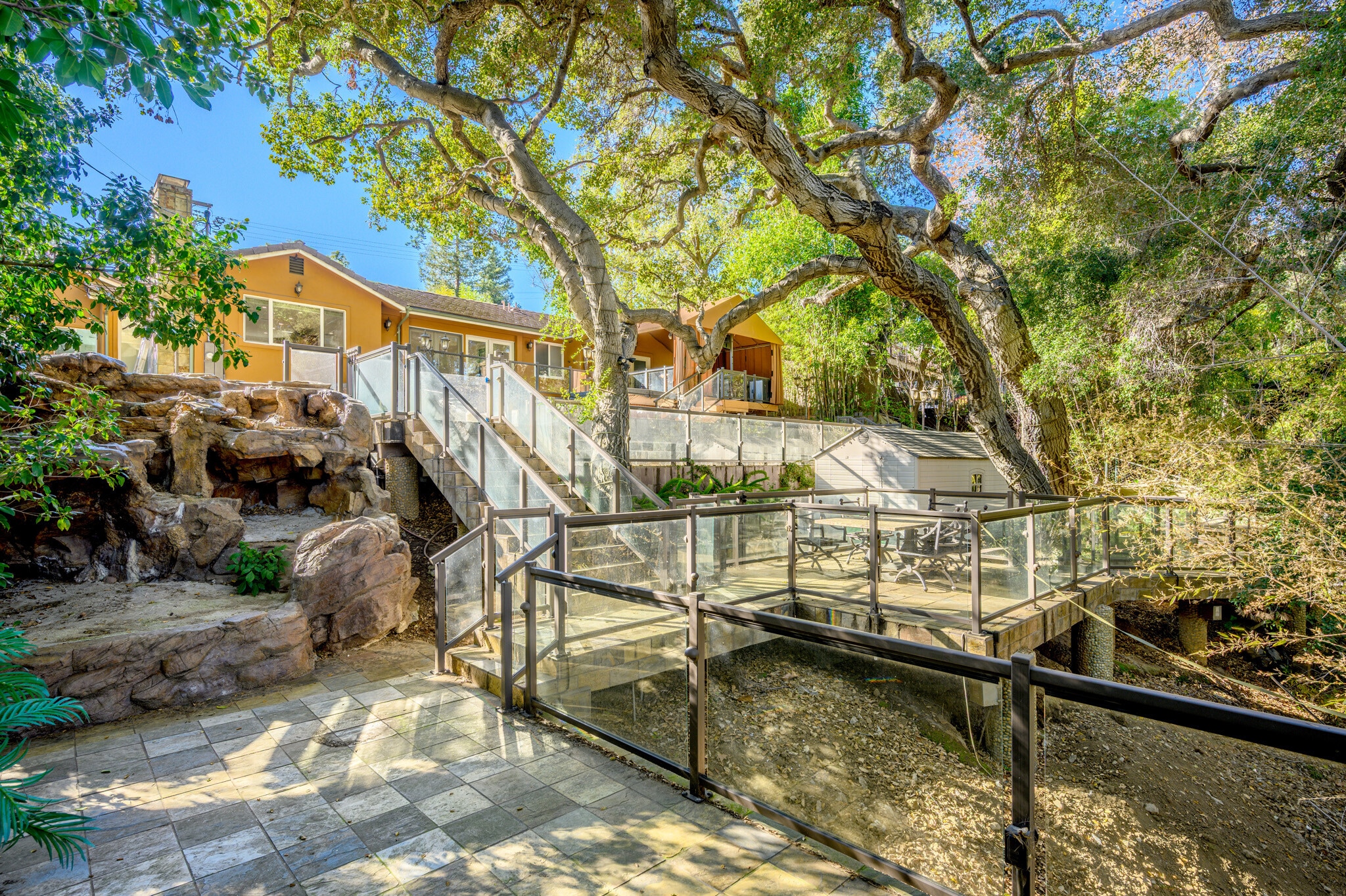 Building Photo - 1544 Golf Club Dr