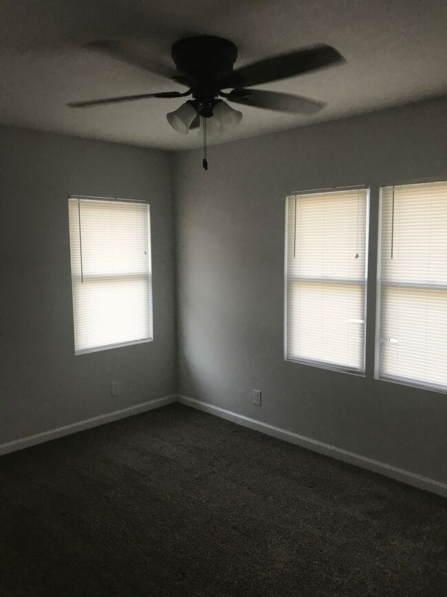Building Photo - 2 Bedroom, 2 Bath Single Family Home in Cl...