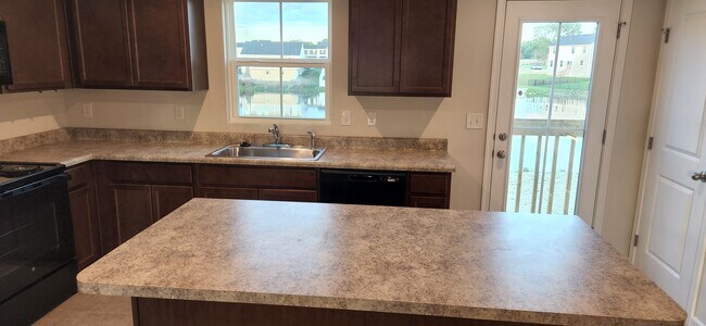 Building Photo - 439 Regina Dr