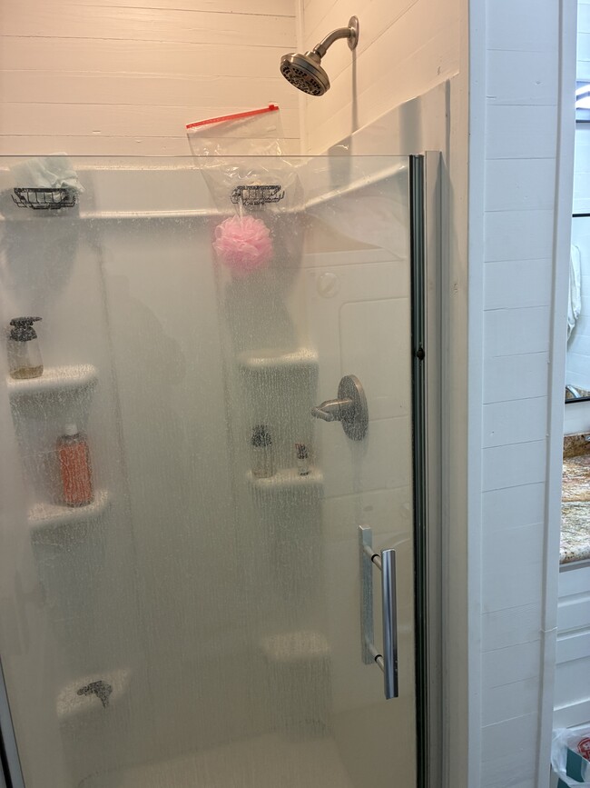 Building Photo - 112 E Scott St