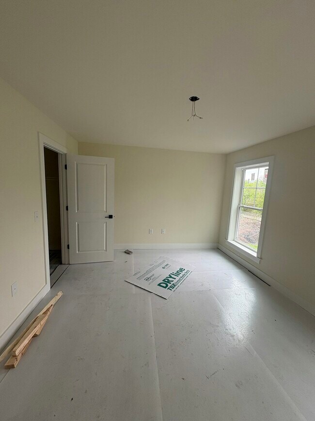 Building Photo - 216 Hull Ave