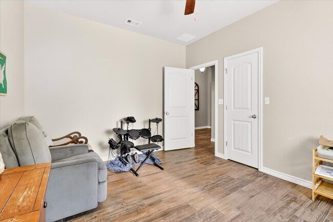 Building Photo - 7841 Fort Griffen Dr