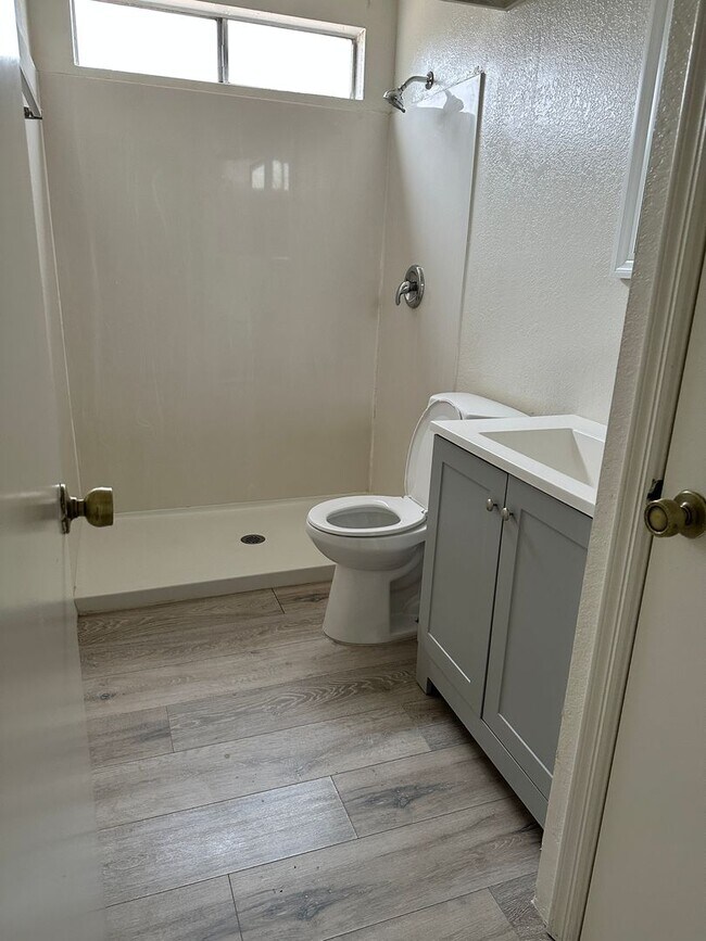 Building Photo - Unique 3 bedroom / 3 bathroom with Private Pool