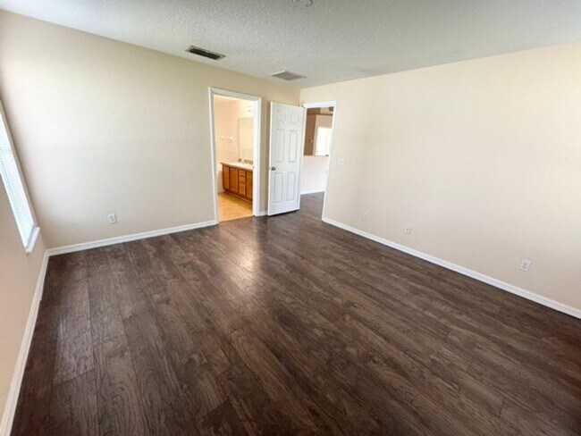 Building Photo - 205 Pima Trail
