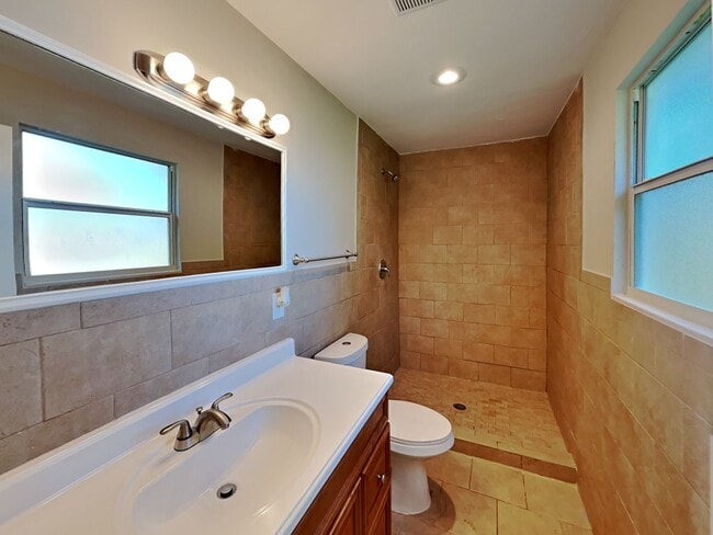 Building Photo - Beautiful 3 Beds 2 Baths Home in Jacksonville