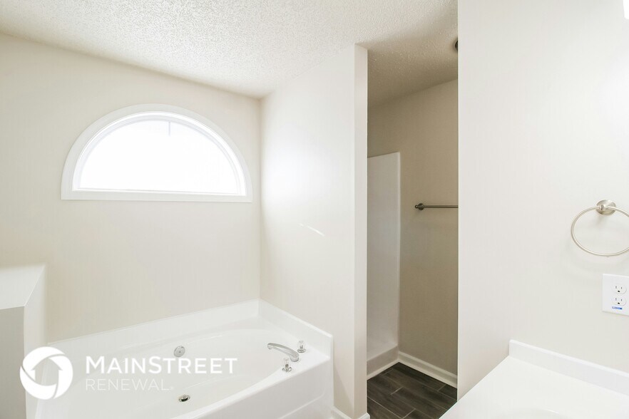 Building Photo - 10381 Commons Crossing