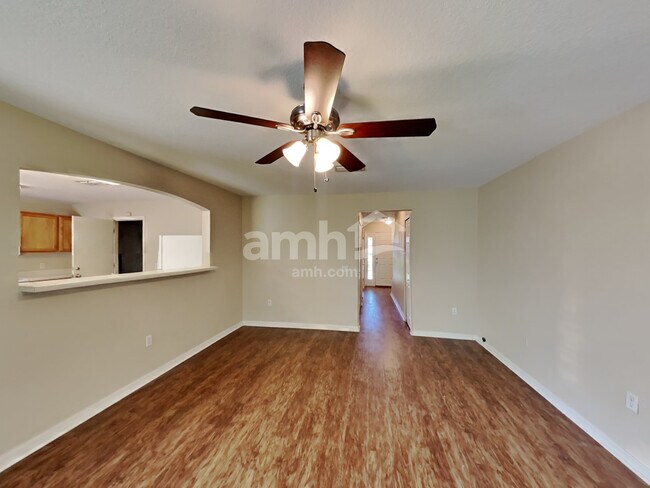 Building Photo - 17051 Lixberry Way
