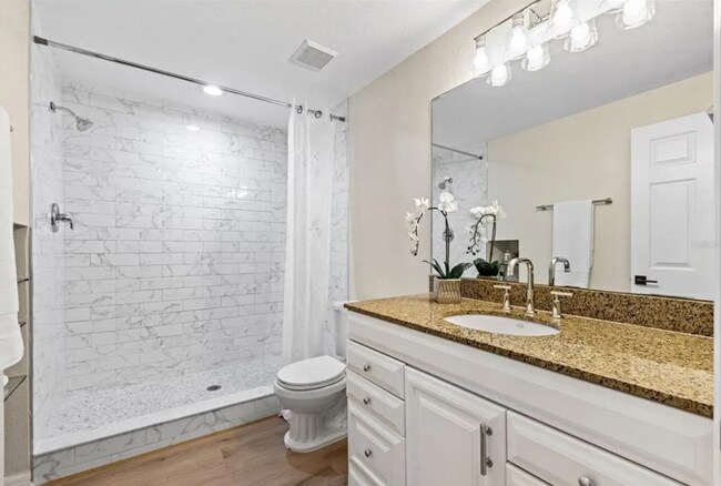 Building Photo - 330 Lang Ct N