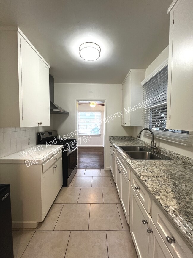 Building Photo - 102 Palm Ct Dr