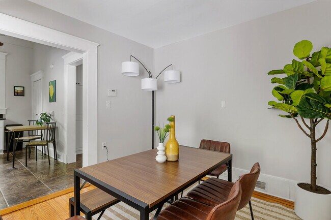 Building Photo - Preleasing for July 15, 2027 | Fully Furnished 3BR Near USC