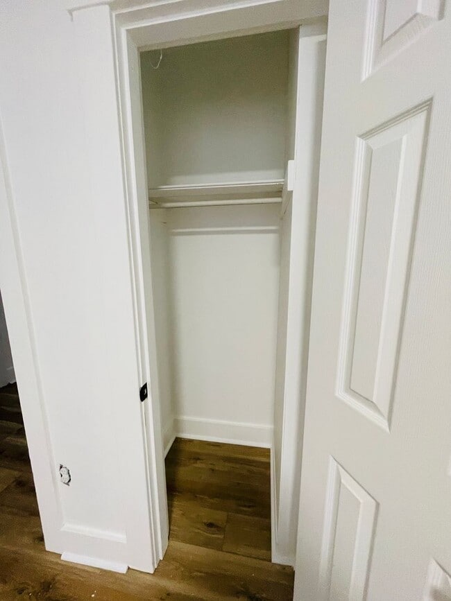 Building Photo - 803 W 23rd St