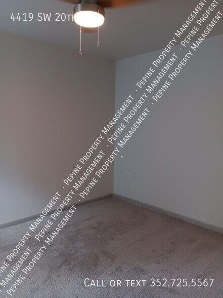 Building Photo - 4419 SW 20th Ln
